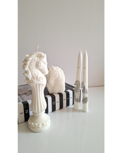 سفید نقره ای